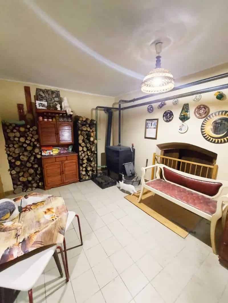 Ház Kiadó , Tatabányai járás, Dunántúl