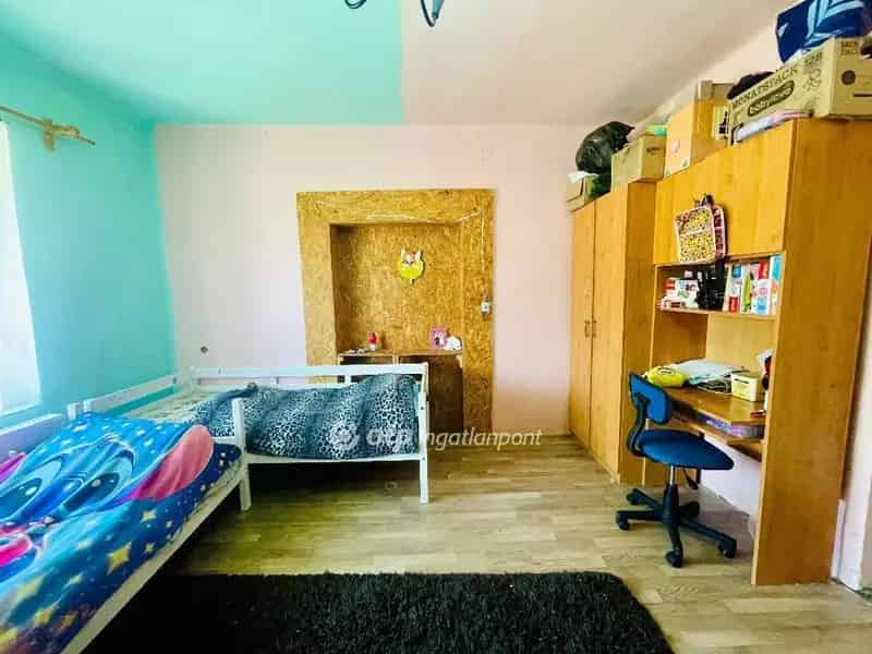 Ház Kiadó , Debreceni járás, Alföld és Észak