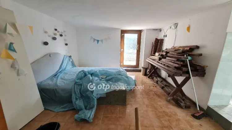 Felújítandó 3 szintes ház Bogácson apartman kialakítási lehetőséggel