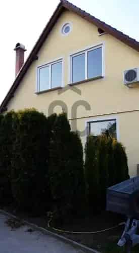 Pétfürdői eladó családi ház, DHZ098345