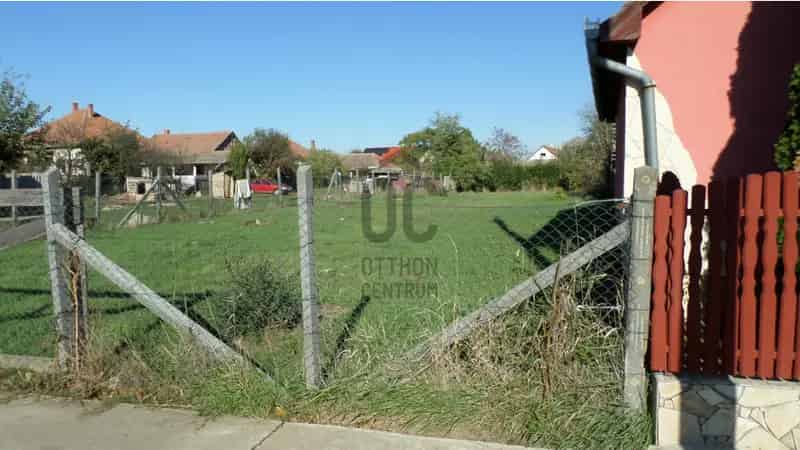 Egyeki eladó telek, T037171