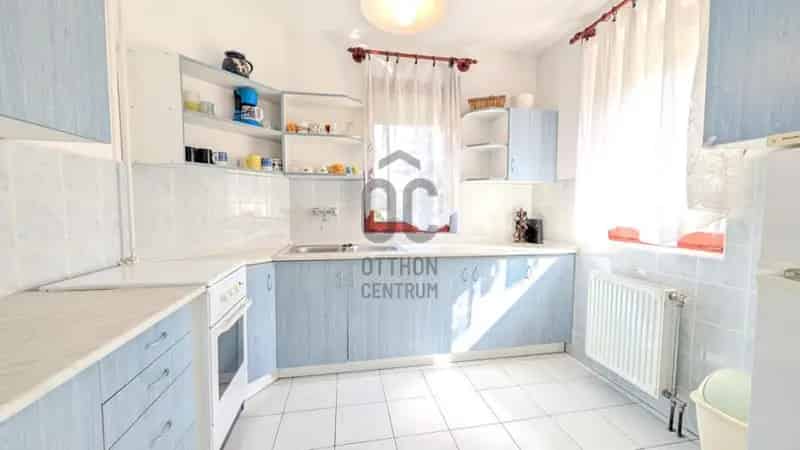 Balatonkenesei eladó családi ház, H500493