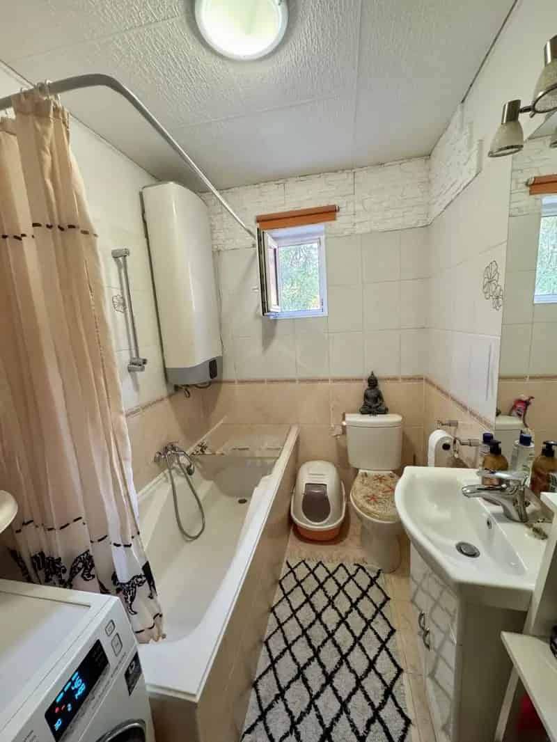 Ház Kiadó , Gödöllői járás, Közép-Magyarország