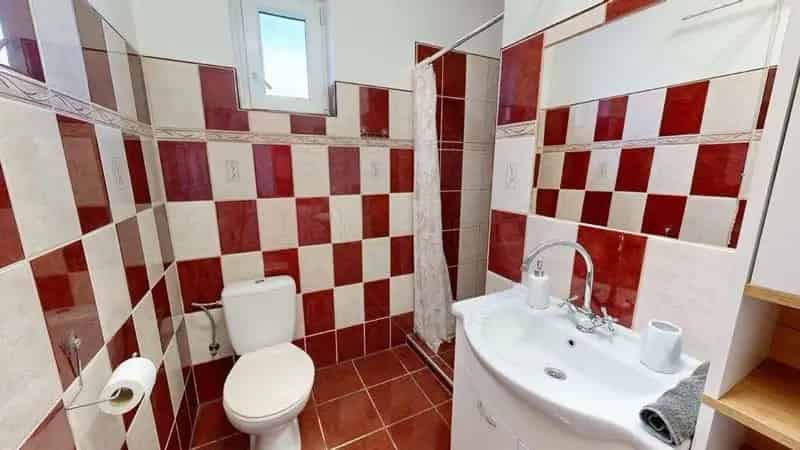 Ház Kiadó , Székesfehérvári járás, Dunántúl
