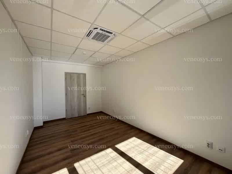 Modern környezetben 20 m² iroda KIADÓ, Miskolc- Zsolcai kapuban!