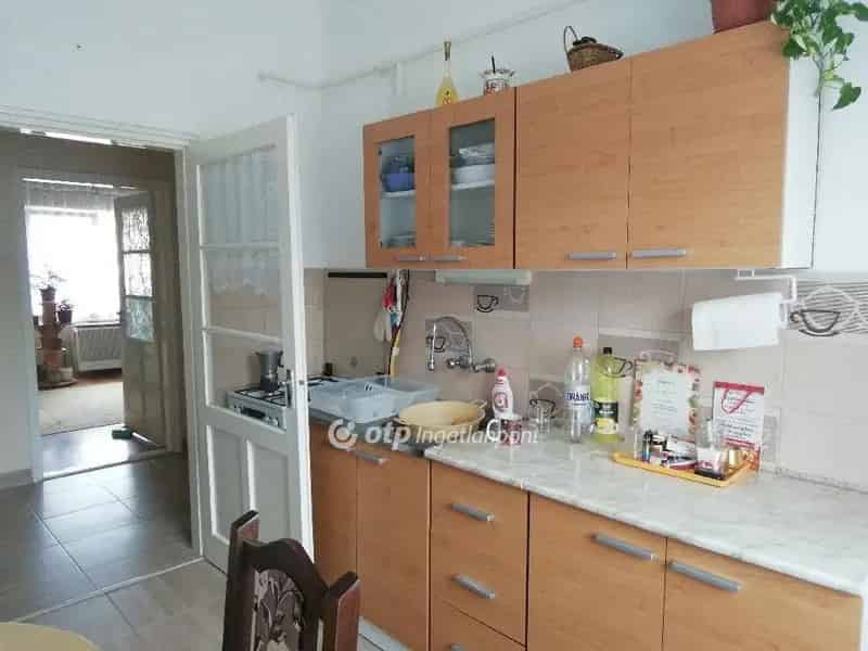 Ház Kiadó , Karcagi járás, Alföld és Észak