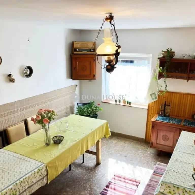 Telek Kiadó , Monori járás, Közép-Magyarország