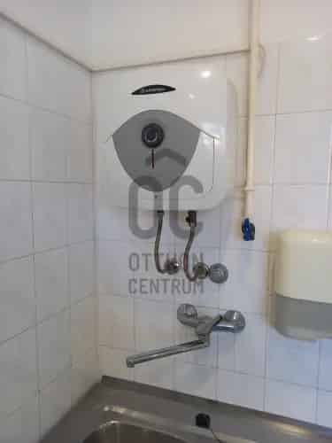 Bajai kiadó kereskedelmi ingatlan, UZ016811
