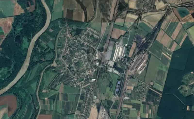 Tuzséri eladó kereskedelmi ingatlan, UZ018762