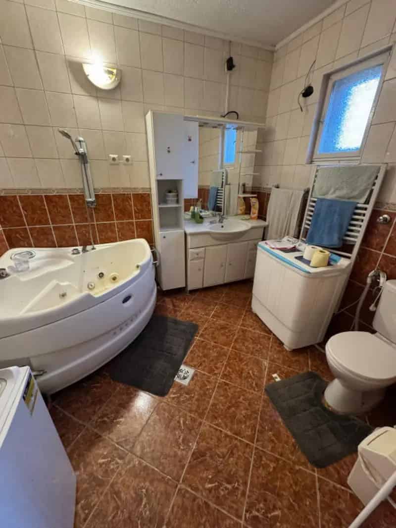Ház Kiadó , Pomáz, Közép-Magyarország