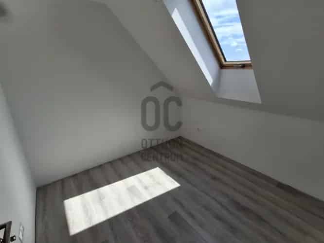 Csomádi eladó újépítésű lakás, U0048042