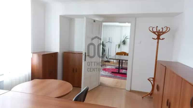 Budapest V. kerületi kiadó kereskedelmi ingatlan, UZ017077