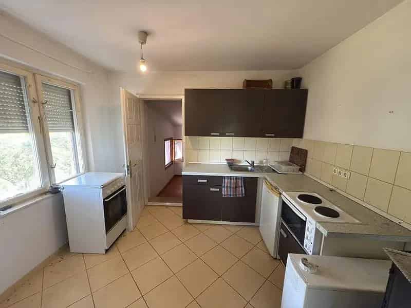 Ház Kiadó , Szentendrei járás, Közép-Magyarország