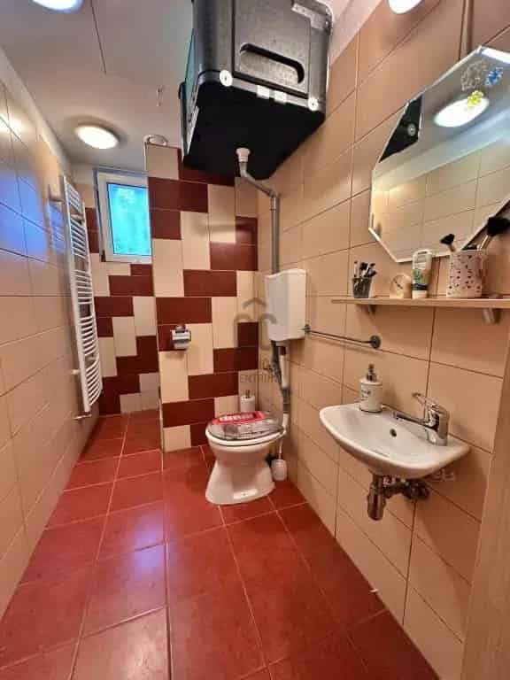 Ház Kiadó , Budapest, Közép-Magyarország