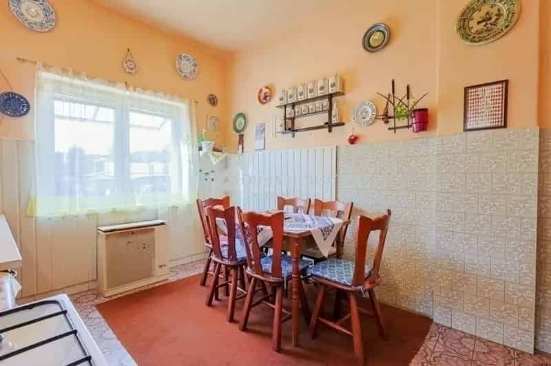 Ház Kiadó , Budapest, Közép-Magyarország