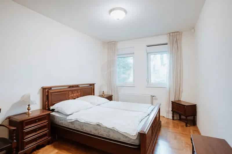 Ház Kiadó , Budapest, Közép-Magyarország