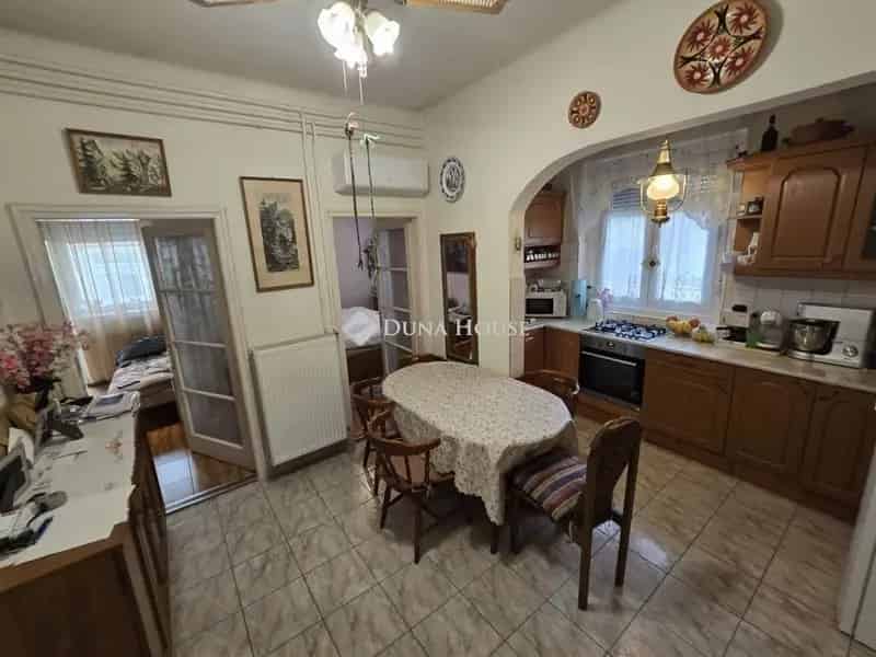 Ház Kiadó , Gödöllői járás, Közép-Magyarország