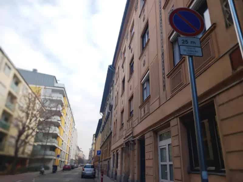 Ház Kiadó , Budapest, Közép-Magyarország