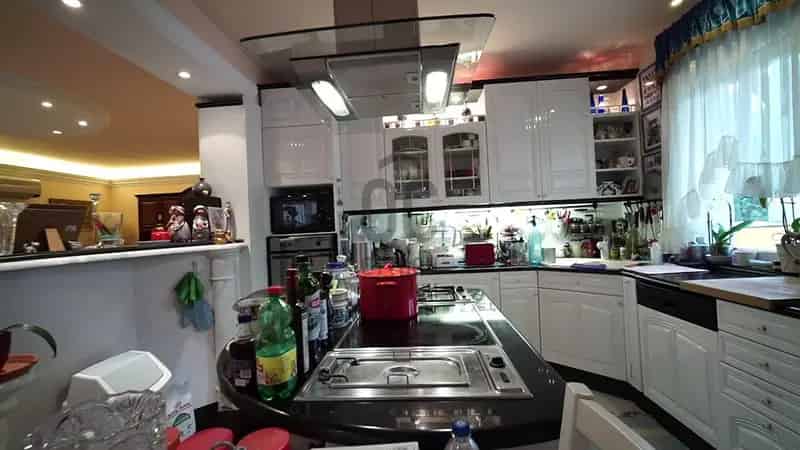 Ház Kiadó , Budapest, Közép-Magyarország