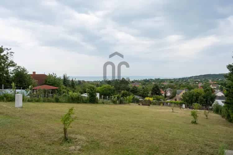 Balatonkenesei eladó telek, T036443