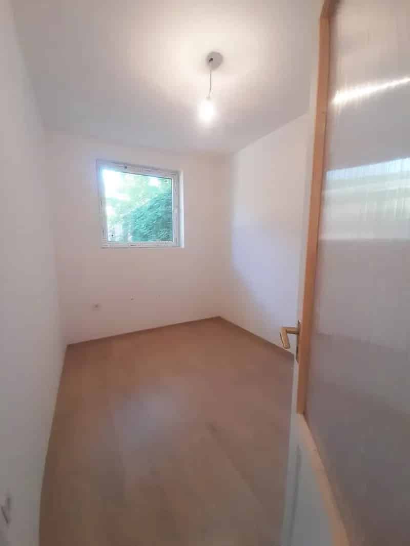 Ház Kiadó , Budapest, Közép-Magyarország