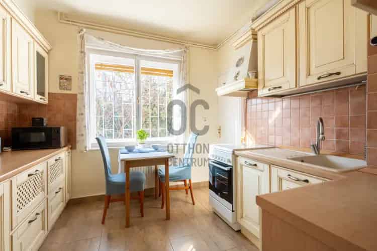 Budapest II kerület Vérhalom eladó ikerház 10 szoba nagy telek