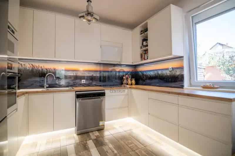 Ház Kiadó , Budapest, Közép-Magyarország