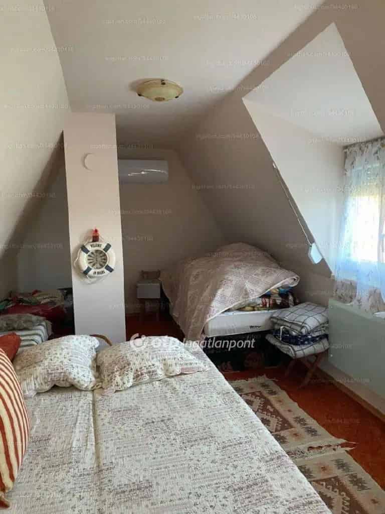 Ház Kiadó , Dunaújvárosi járás, Dunántúl