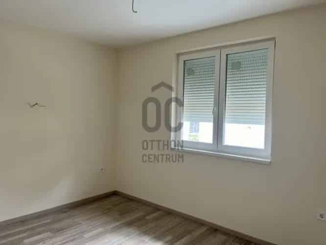 Ballószögi eladó újépítésű családi ház, U0046826