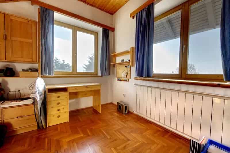 Ház Kiadó , Budakeszi járás, Közép-Magyarország
