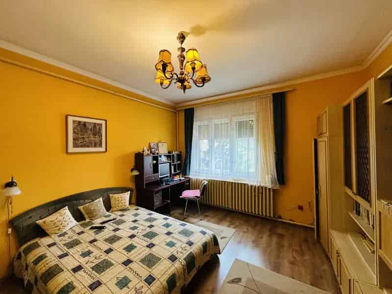 Ház Kiadó , Gödöllői járás, Közép-Magyarország