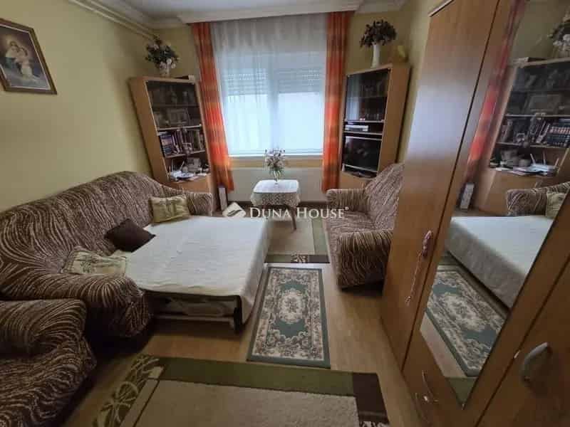 Ház Kiadó , Gödöllői járás, Közép-Magyarország