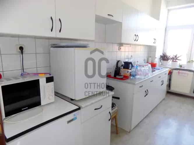 Soproni eladó kereskedelmi ingatlan, UZ014971