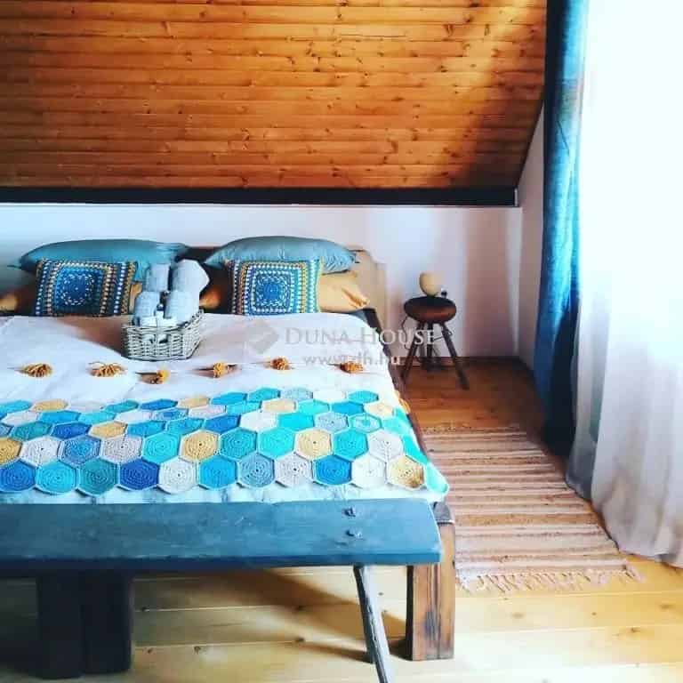 Tolnai Dombság - Két Felújított Házikó 17000m2-es Birtokon