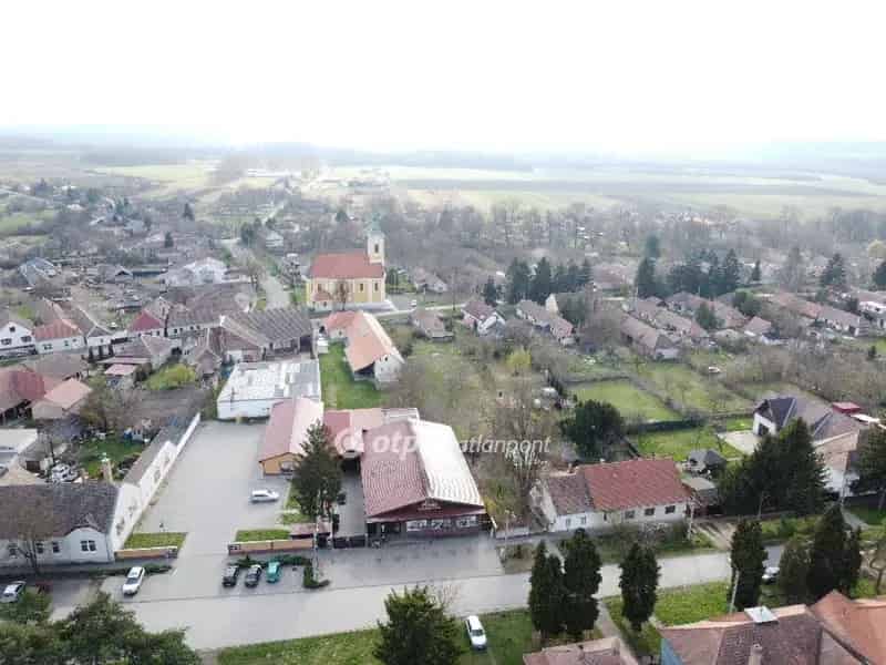 Ház Kiadó , Szobi járás, Közép-Magyarország