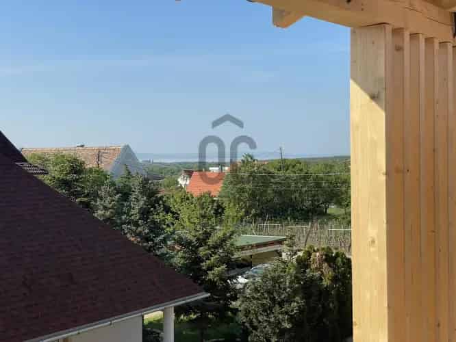 Balatonfüredi eladó újépítésű lakás, U0044262