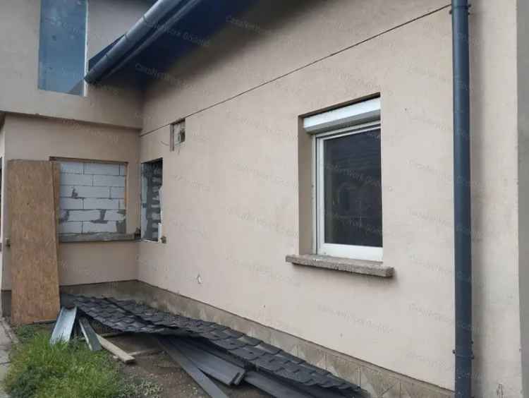 Ház Kiadó , Dunakeszi járás, Közép-Magyarország