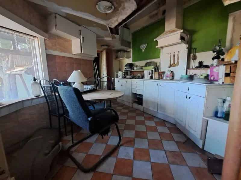 Ház Kiadó , Pilis, Közép-Magyarország