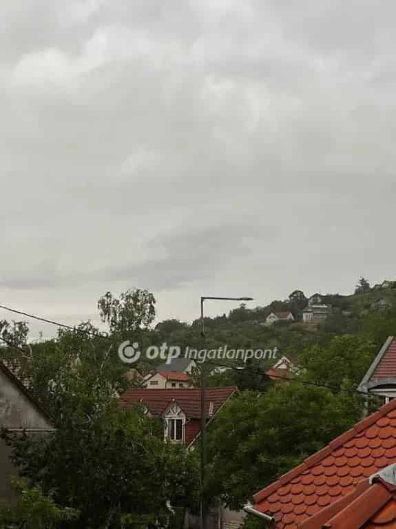 Pécs Egyetemváros 97 nm-es Tetőtéri Lakás Eladó