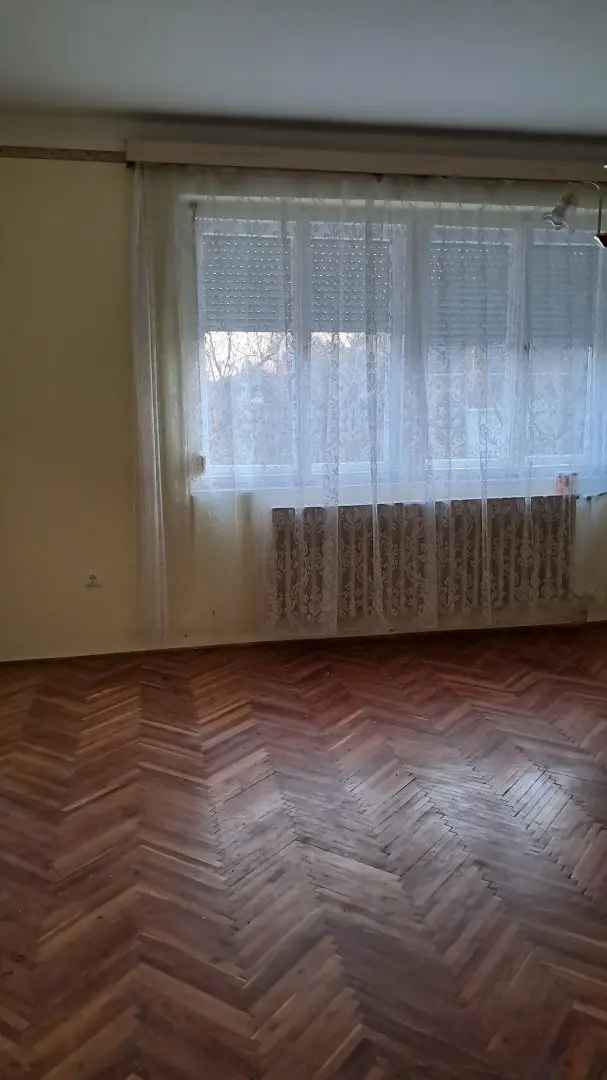 Ház Kiadó , Szolnoki járás, Alföld és Észak
