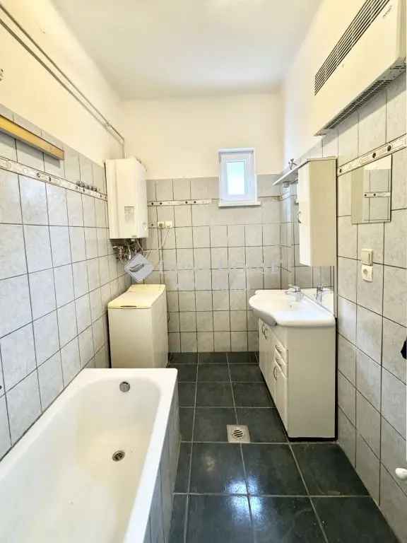 Ház Eladó , Budapest, Közép-Magyarország