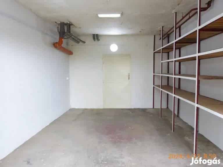 Pécs Kovácstelepi 18 m2 garázs, (villany, fűtés, polcrendszer), társas - Pécs, Garázs - Jófogás Ingatlan