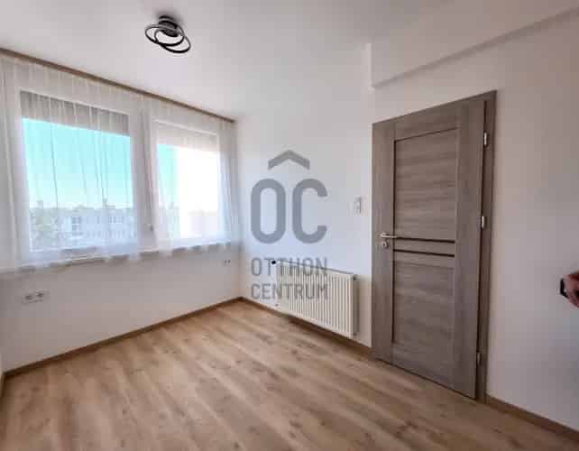 Gödöllői eladó lakás, DLK090449