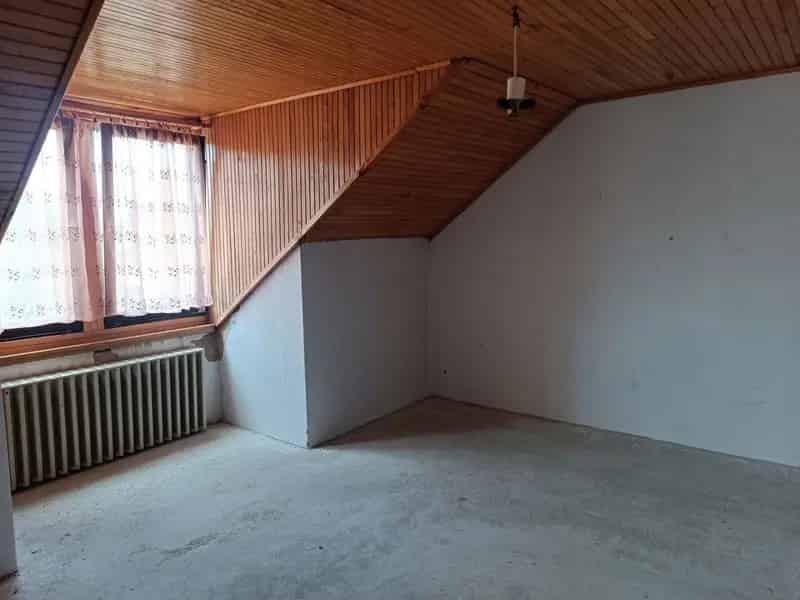 Ház Kiadó , Ajkai járás, Dunántúl