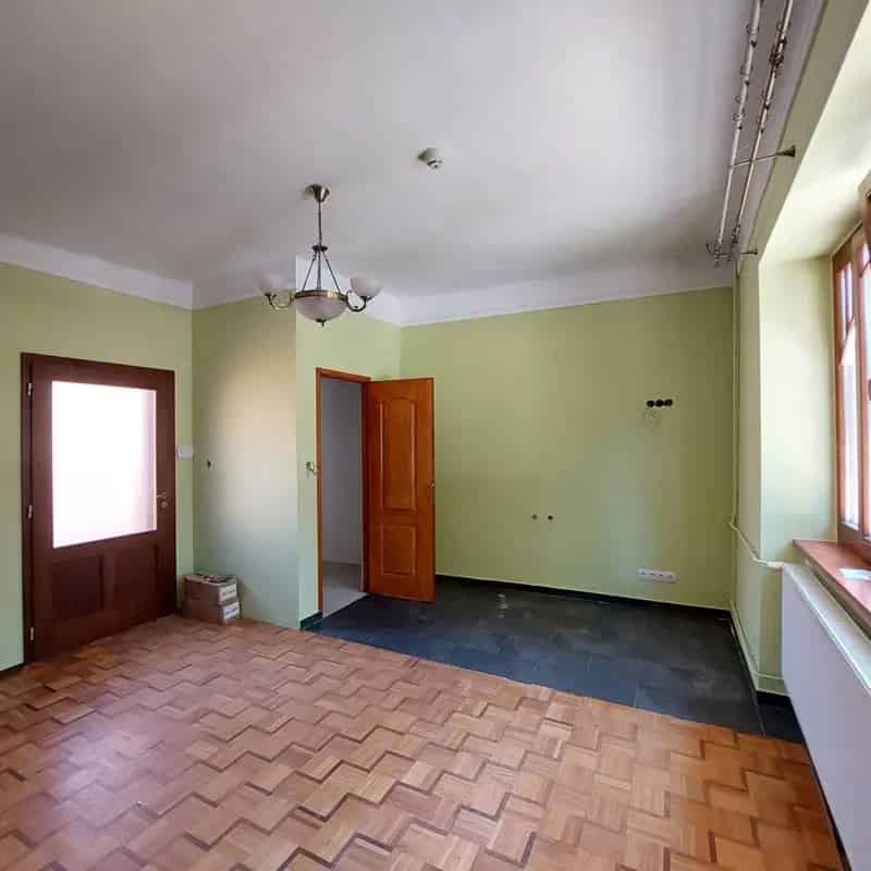 Ház Kiadó , Esztergomi járás, Dunántúl