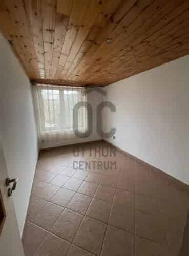 Budapest XVIII. kerületi eladó kereskedelmi ingatlan, UZ016770