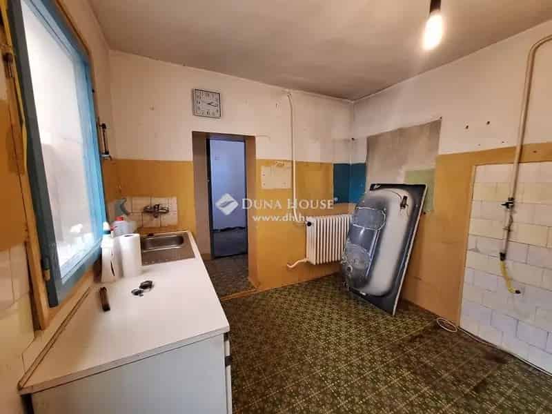 Ház Kiadó , Oroszlányi járás, Dunántúl
