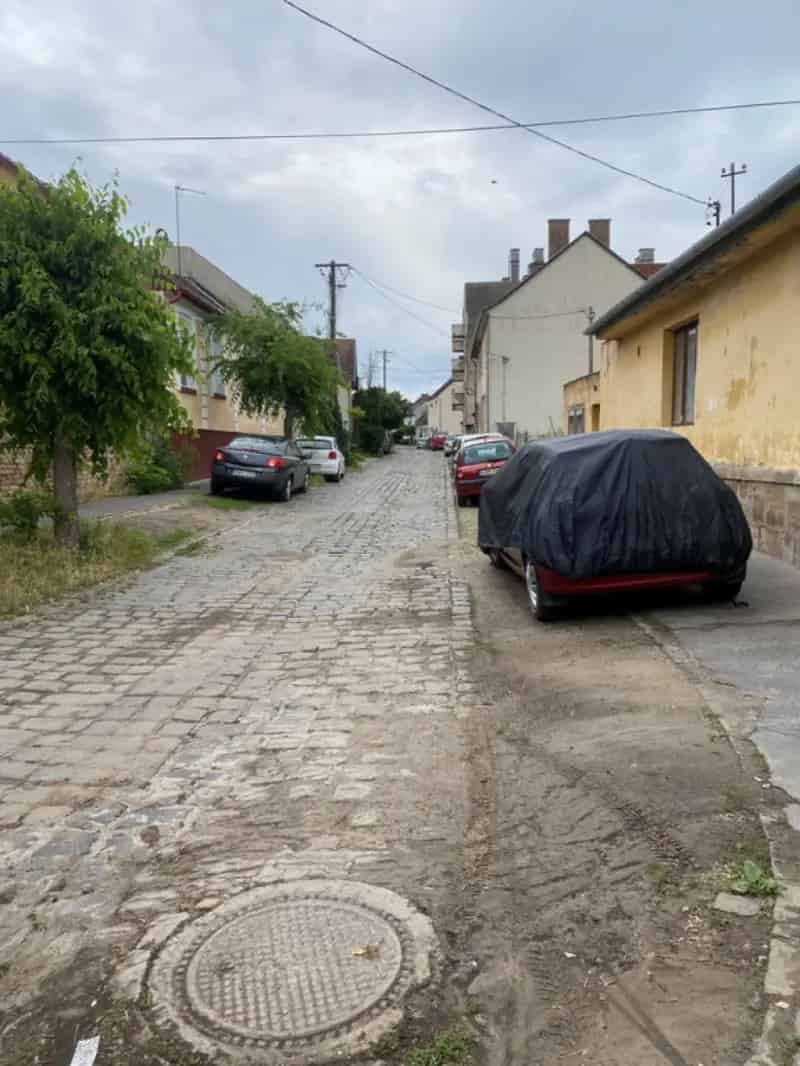 Telek Kiadó , Vác, Közép-Magyarország