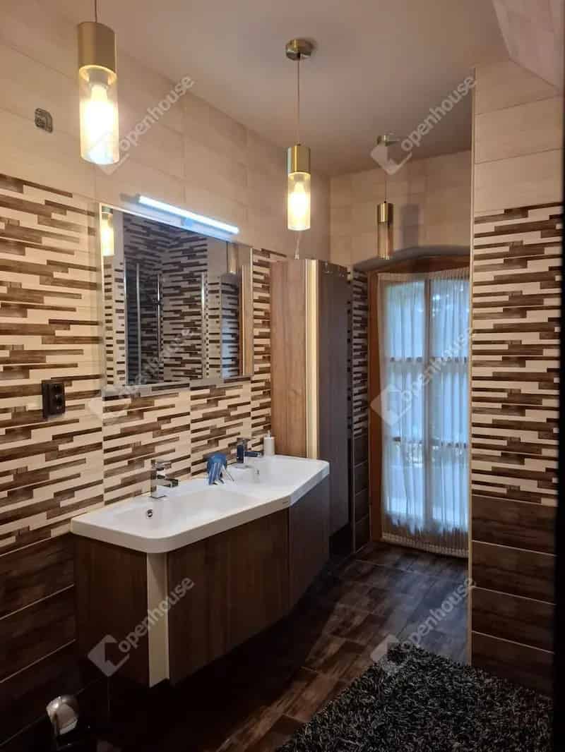 Ház Kiadó , Budapest, Közép-Magyarország