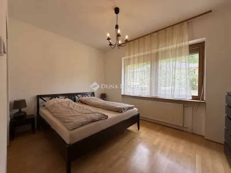 Ház Kiadó , Budapest, Közép-Magyarország